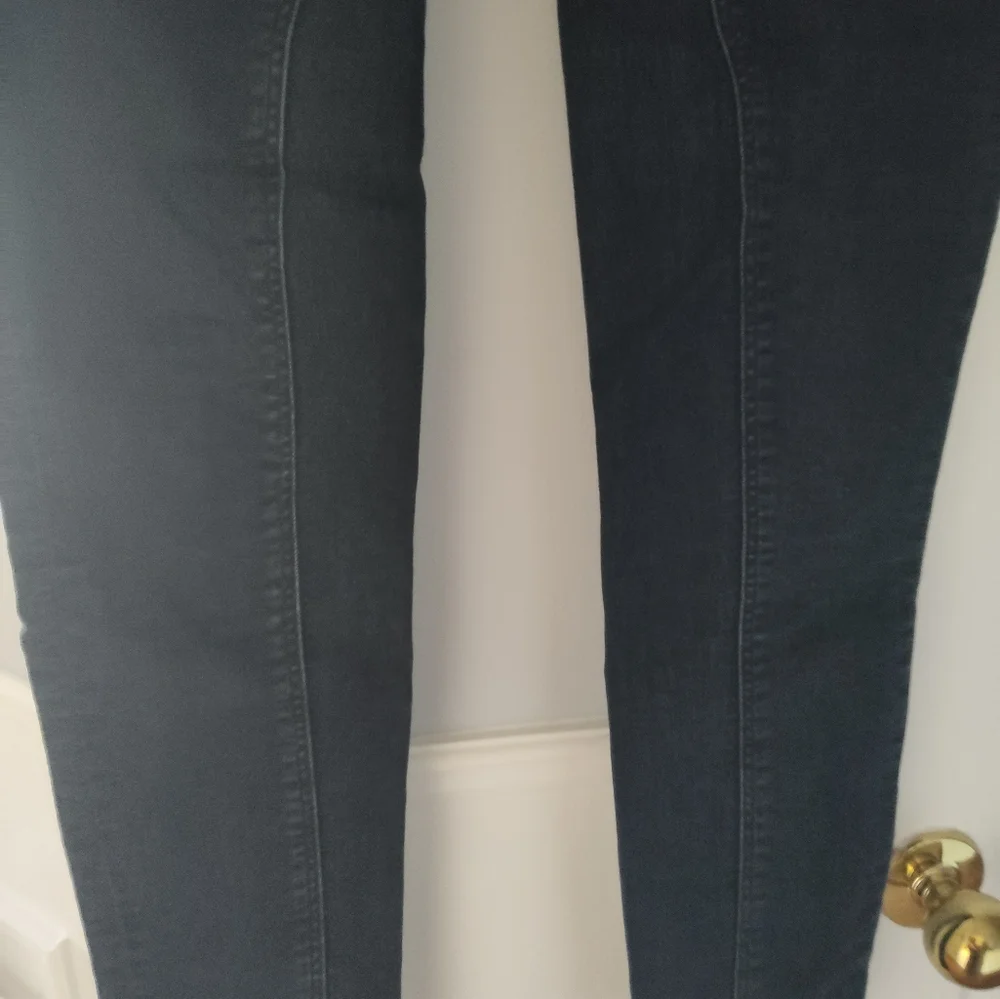 Burberry - Picture 6 of 6